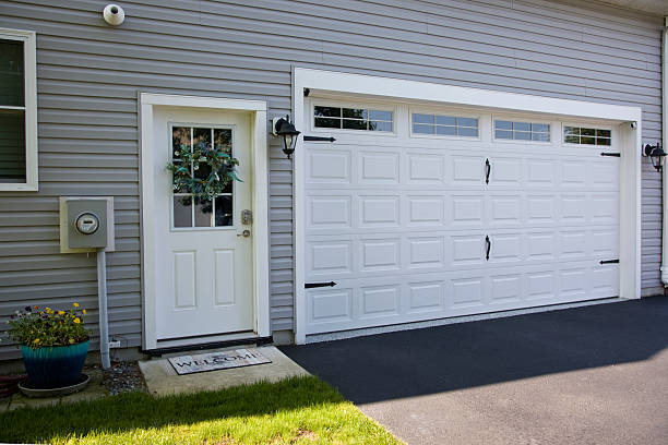 24/7 Emergency Garage Door Panel Replacement experts in Bartholomew County County, IN